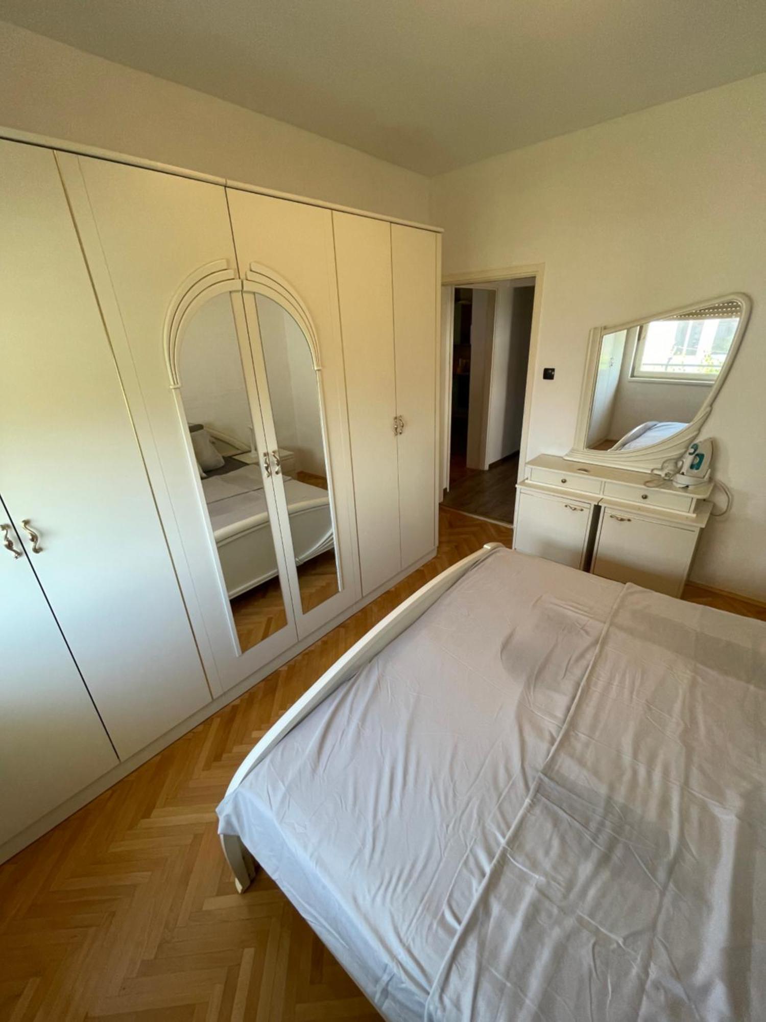 Ferienwohnung Apartman Robert Zadar Exterior foto